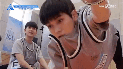 Loạt ảnh lầy lội đến xấu hổ của những em út các nhóm nhạc Kpop