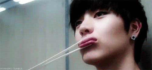 Loạt ảnh lầy lội đến xấu hổ của những em út các nhóm nhạc Kpop