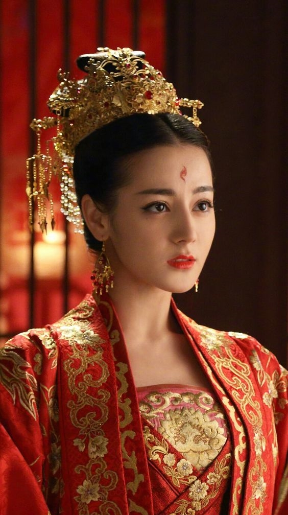 Khi mỹ nhân Hoa ngữ trang điểm đậm thì gương mặt sẽ biến đổi ra sao?