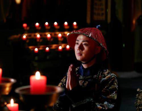 Hóa thân thành thái giám cũng không 'dìm' nổi nét điển trai của mỹ nam