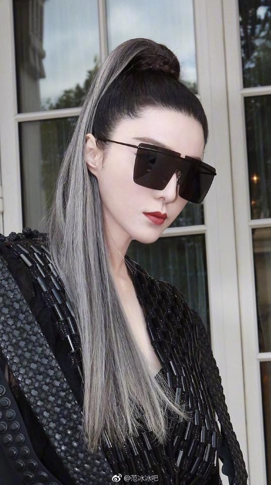 Nhìn lại tuần lễ thời trang đầy màu sắc của các mỹ nhân Hoa Ngữ