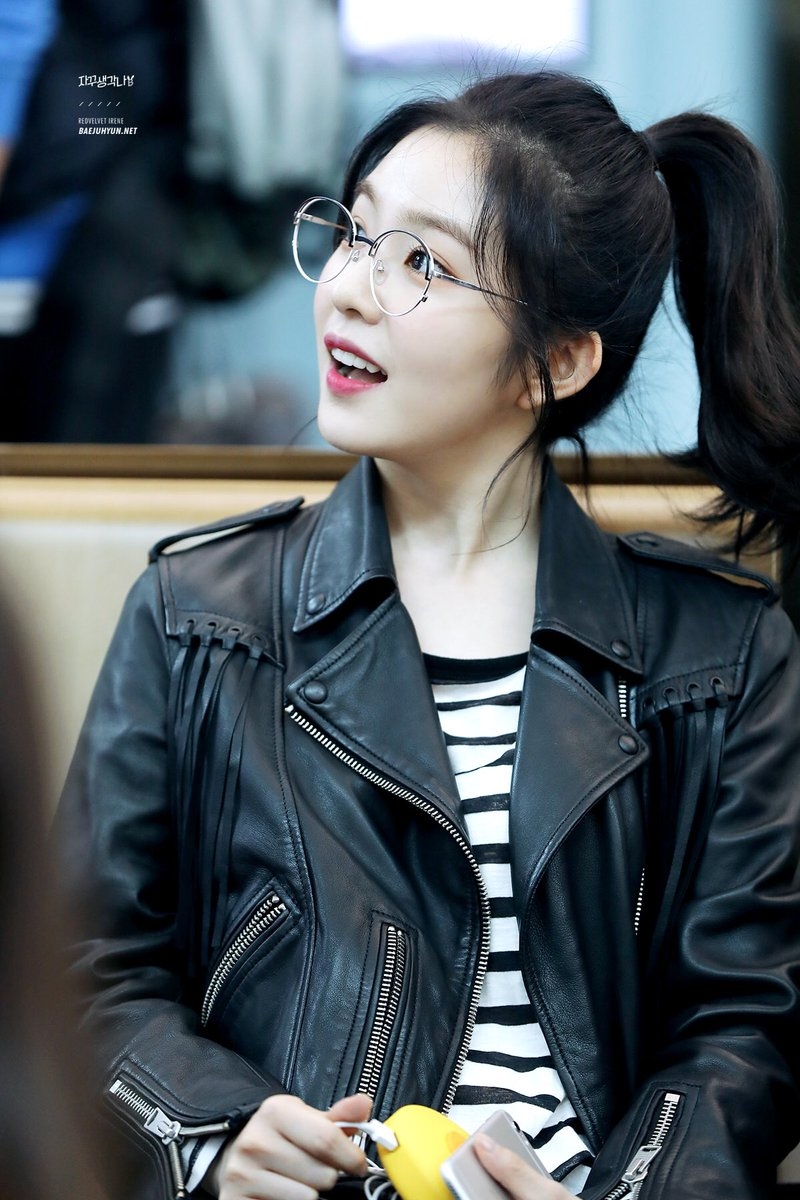 Bất ngờ trước lý do chị cả Red Velvet - Irene hay diện kính 'mọt sách'