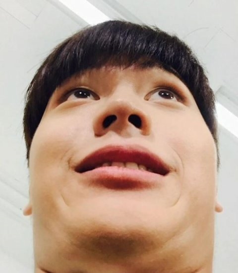 Loạt ảnh lầy lội đến xấu hổ của những em út các nhóm nhạc Kpop