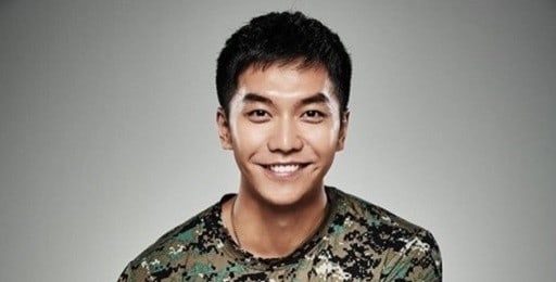 Lee Seung Gi xuất hiện trên tạp chí quân sự