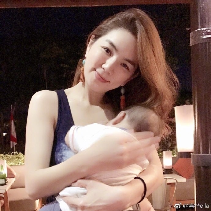 Ella (S.H.E) khóc hết nước mắt khi biết tin chó cưng bị đầu độc chết