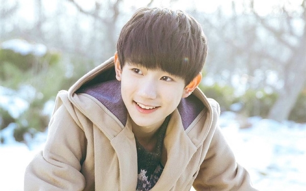 Vương Nguyên (TFBoys) gây sốt vì bản sao giống mình như đúc