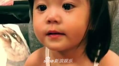 Con gái Bubu của Giả Tịnh Văn lại đốn tim fan nhờ khả năng 'diễn' xuất