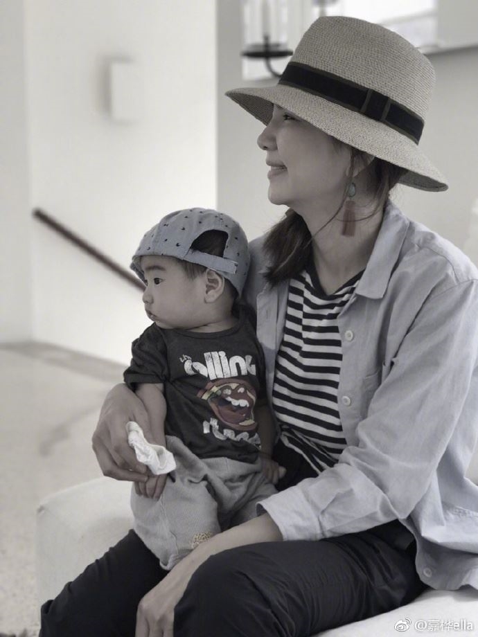 Ella (S.H.E) khóc hết nước mắt khi biết tin chó cưng bị đầu độc chết