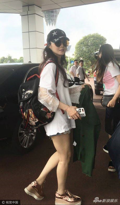 Những chiếc ốp lưng điện thoại mà sao Hoa Ngữ sử dụng