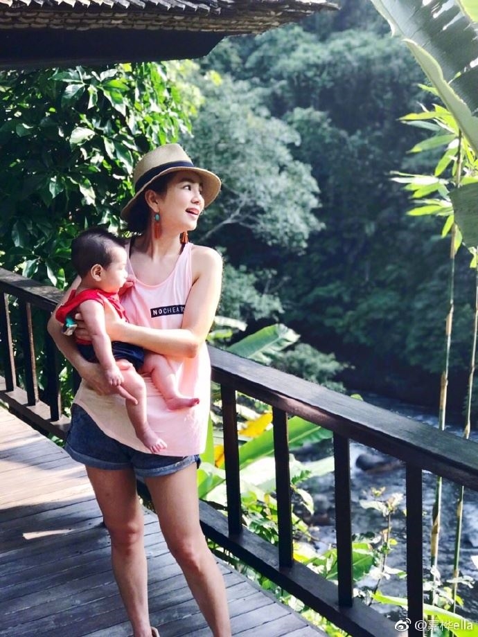 Ella (S.H.E) khóc hết nước mắt khi biết tin chó cưng bị đầu độc chết