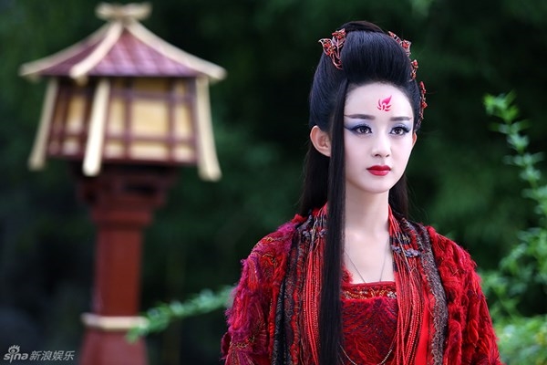 Triệu Lệ Dĩnh, lợi thế và trở ngại khi sở hữu gương mặt đáng yêu