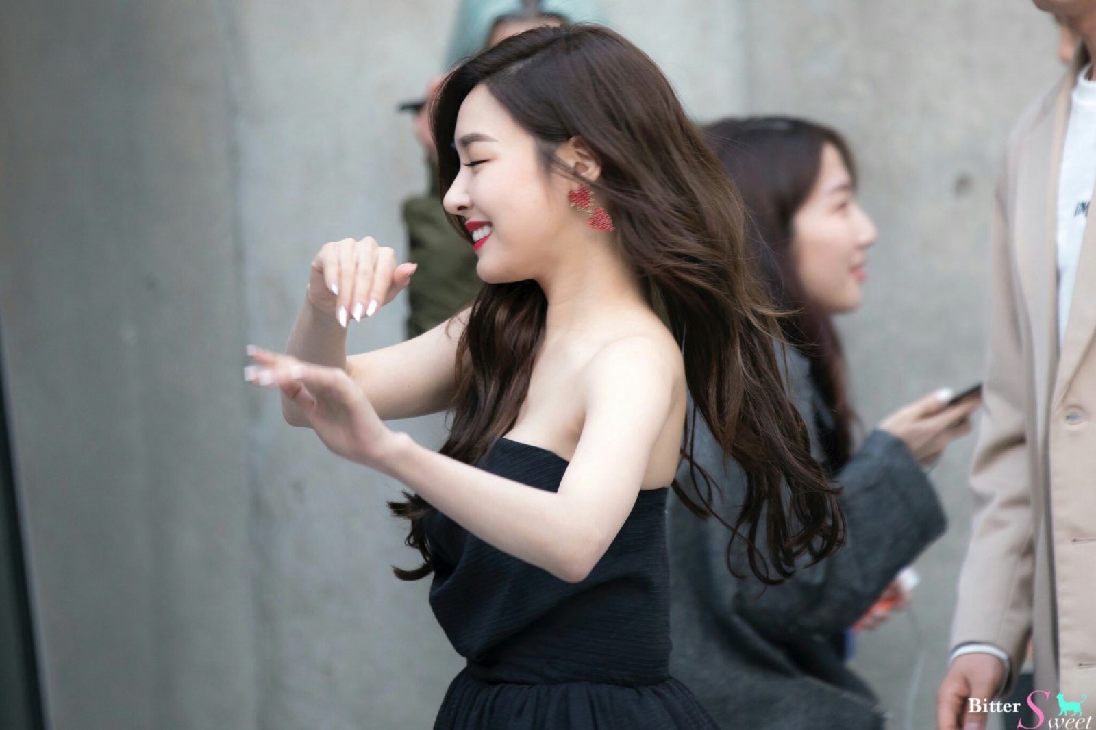 Dân mạng đột nhiên phát cuồng vì những bức ảnh đẹp và sexy của Tiffany