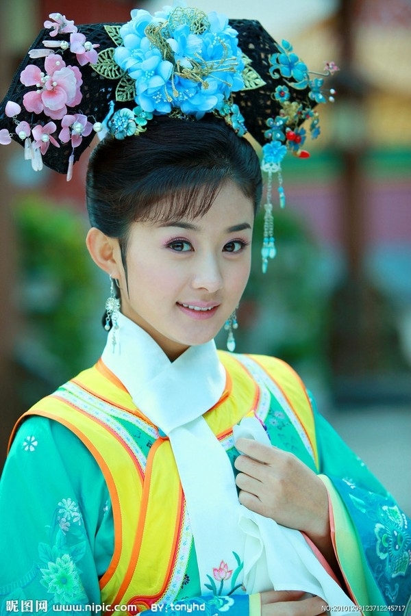 Triệu Lệ Dĩnh, lợi thế và trở ngại khi sở hữu gương mặt đáng yêu