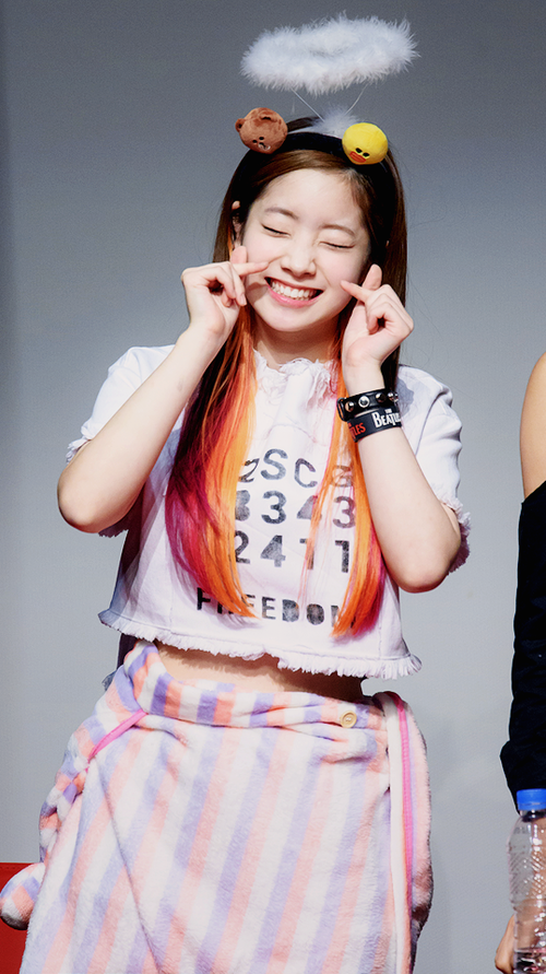 Dahyun của TWICE được bình chọn là nữ thần số 1 quyến rũ nhất Kpop