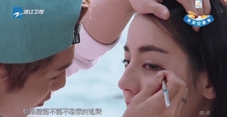 Những nam thần Hoa Ngữ khiến fan đổ gục vì hành động ga lăng của mình