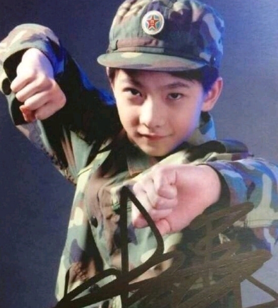 Chàng lính tí hon Dương Dương tuy nhỏ nhưng có võ đến đây.