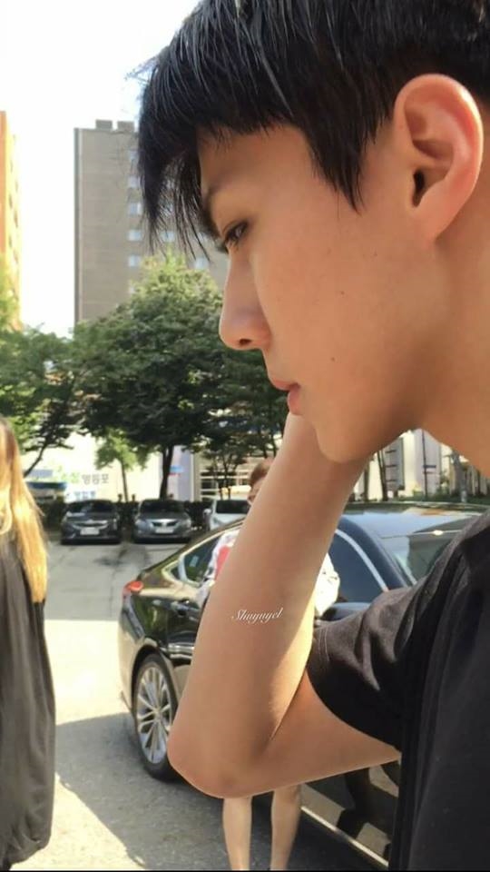 Ảnh chụp vội mỹ nam gây sốt MXH tưởng là ai hóa ra là Sehun nhà EXO