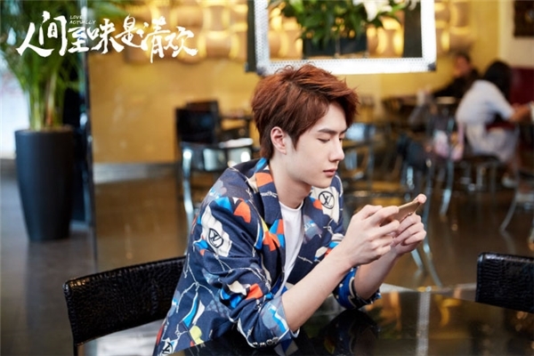 Vương Nhất Bác còn tham gia các bộ phim điện ảnh và truyền hình như Mộng Tưởng Hợp Hỏa Nhân, Đại Thoại Tây Du 3, Unexpected Love, Thanh Đạm Là Mĩ Vị Nhân Gian.