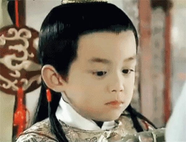 Bước chân vào làng giải trí ngay từ khi 6 tuổi, tuy tuổi đời còn rất trẻ nhưng Ngô Lỗi đã sở hữu gia tài phim ảnh "khổng lồ".