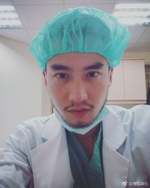 Chung Hân Đồng thừa nhận đang hẹn hò với bác sĩ điển trai