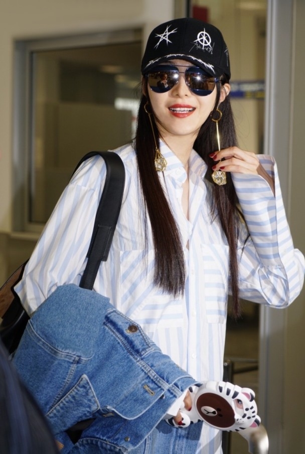 Những chiếc ốp lưng điện thoại mà sao Hoa Ngữ sử dụng