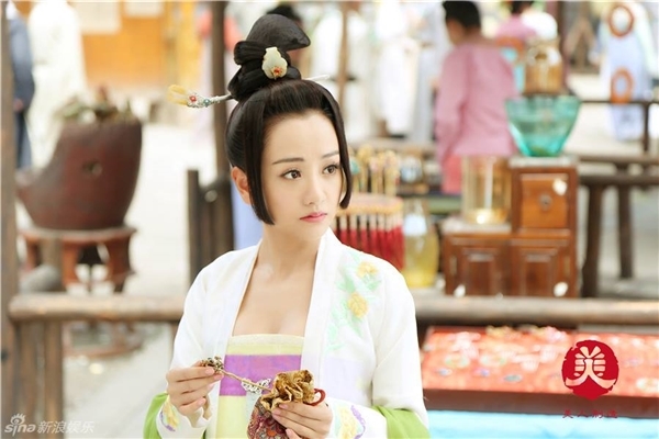 Tô Liên Y xinh đẹp đáng yêu nhưng và kém phần ngọt ngào, quyến rũ.