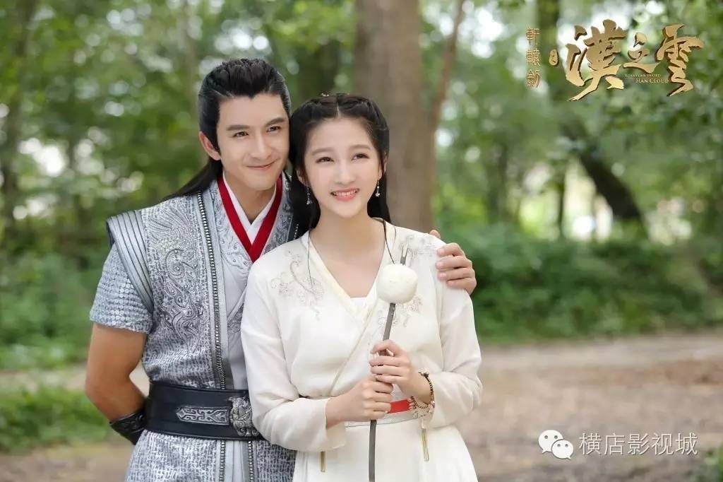 Quan Hiểu Đồng - bạn gái Lộc Hàm có gia thế và tiểu sử 'khủng' thế nào
