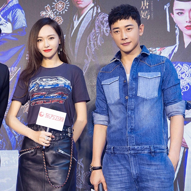 Những mỹ nhân Hoa ngữ 'tình bể bình' với bạn diễn trong họp báo