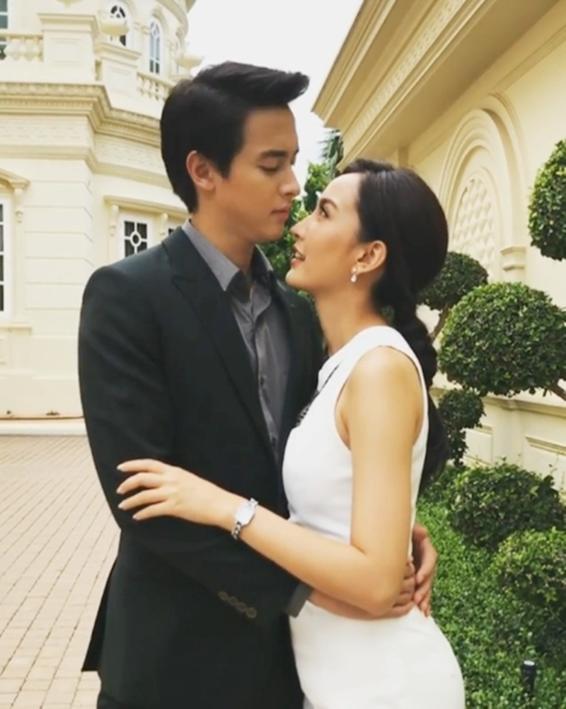 Taew Natapohn và James Jirayu nhận 'bão' bình luận vì quá giống nhau