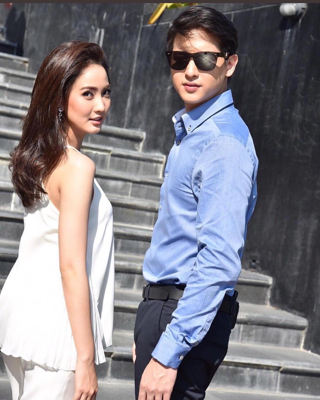 Taew Natapohn và James Jirayu nhận 'bão' bình luận vì quá giống nhau