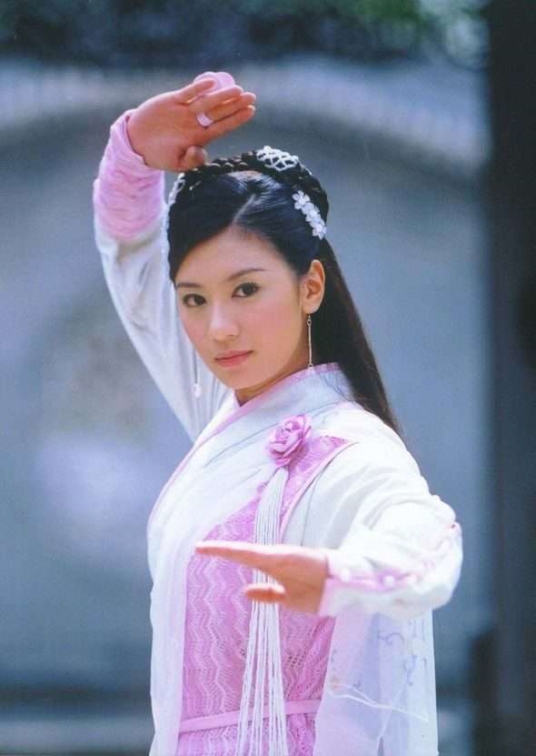 Bộ phim có đến 2 nữ chính khiến fan 'chia phe' giành giật kịch liệt