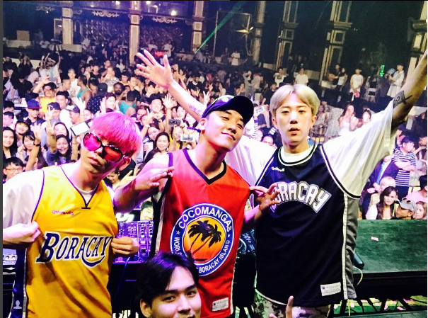 Fan tá hỏa khi Seungri khoe ảnh bán khỏa thân của một cô gái nóng bỏng