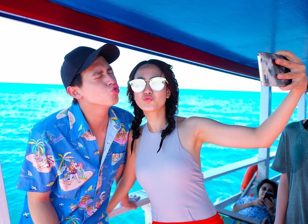 Taew Natapohn và James Jirayu nhận 'bão' bình luận vì quá giống nhau