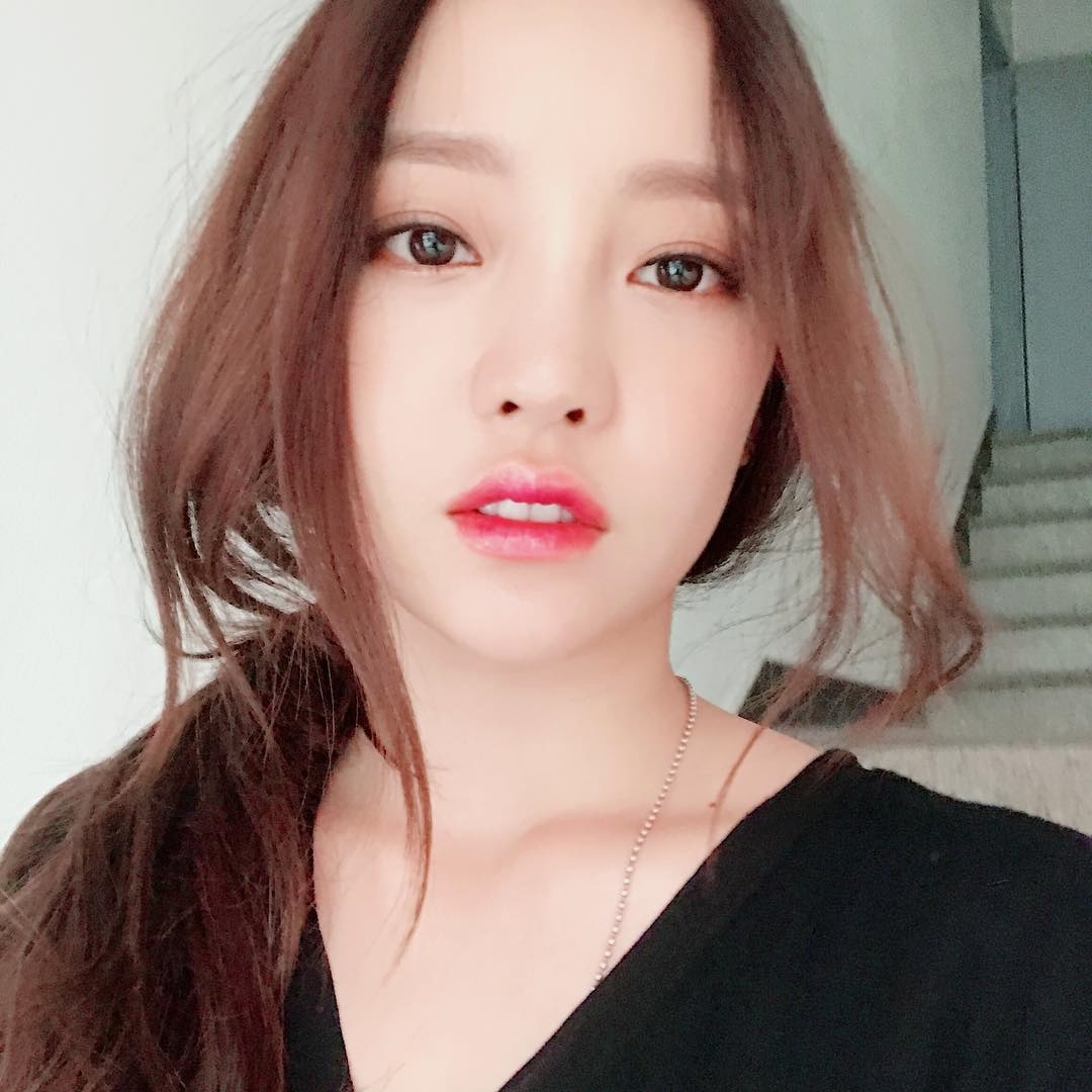 Tổng hợp trang cá nhân sao Hàn ngày 9/10