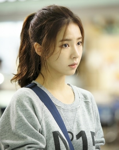 Shin Se Kyung thật sự 'bất chấp' sánh đôi cùng mỹ nam trong phim mới