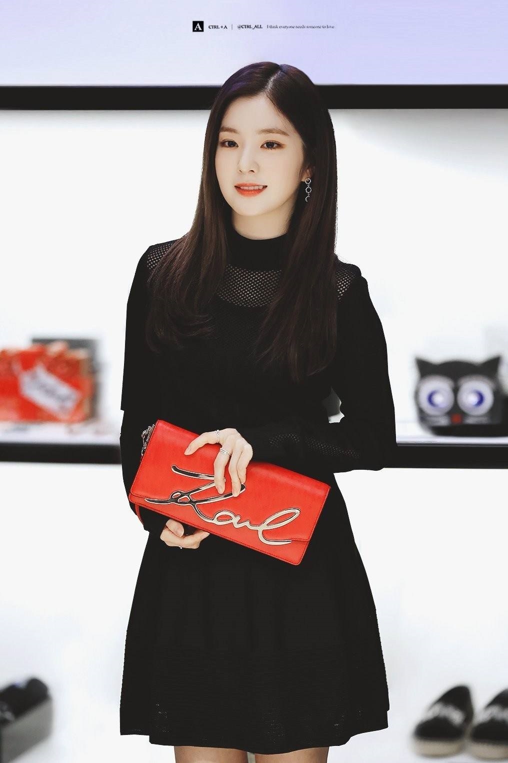 Những nữ idol cực kì hợp với trang phục màu đen