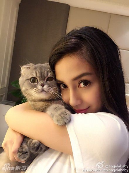 Hình ảnh cực kỳ đáng yêu khi các ngôi sao hàng đầu bên thú cưng