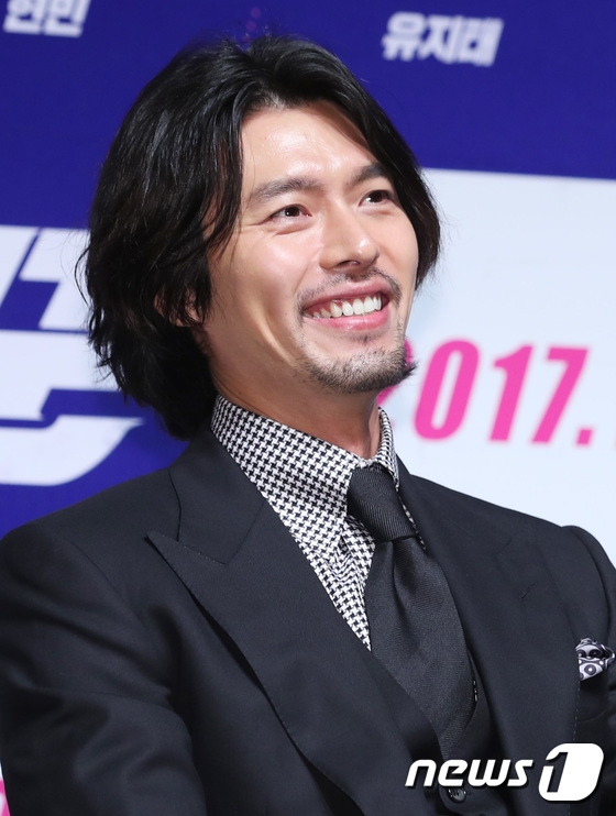 Hyun Bin gây sốc với râu ria xồm xoàm, Nana xinh đẹp không góc chết