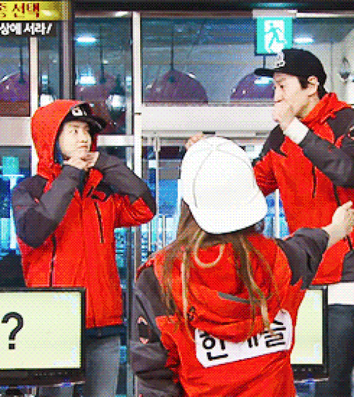 Mợ ngố Song Ji Hyo và Lee Kwang Soo giờ cũng thành thánh nhảy