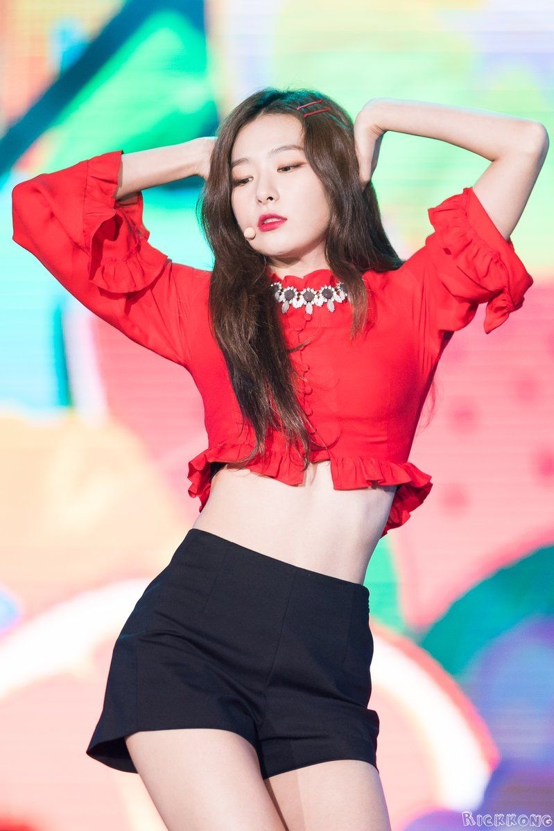 Phát cuồng trước vòng eo thon gọn, săn chắc của các nữ thần tượng Kpop