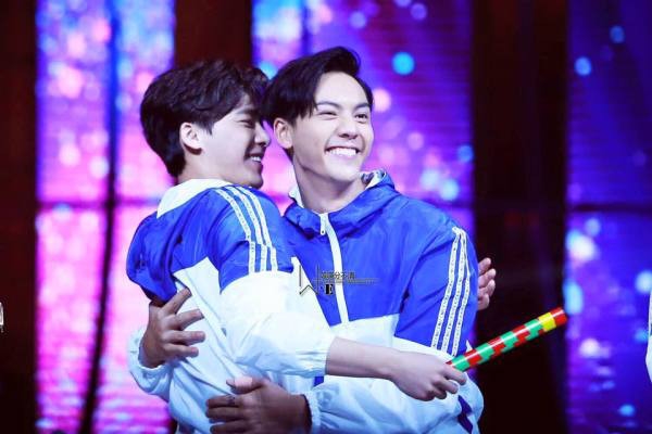 Đình - Phong gây sốt mạng xã hội với loạt ảnh mới siêu cấp đẹp trai