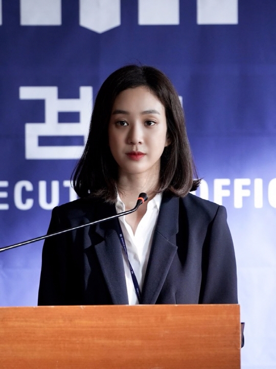 Phim mới của Jung Ryu Won rating tăng mạnh trong ngày lên sóng thứ 2
