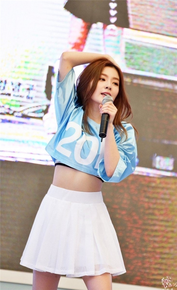 Phát cuồng trước vòng eo thon gọn, săn chắc của các nữ thần tượng Kpop