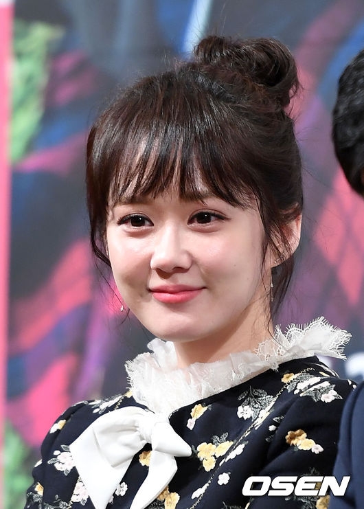 Bất chấp tuổi 36, Jang Nara trẻ đẹp phơi phới lấn át các đàn em 9X