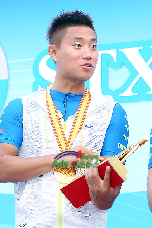 “Đốn tim” với thân hình siêu chuẩn của dàn thành viên Running man