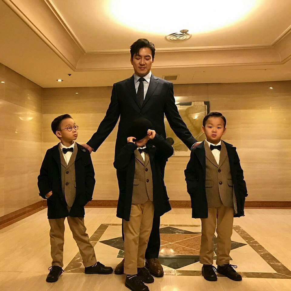 Daehan, Minguk, Manse diện vest cực bảnh, lịch lãm xuất hiện trên thảm đỏ