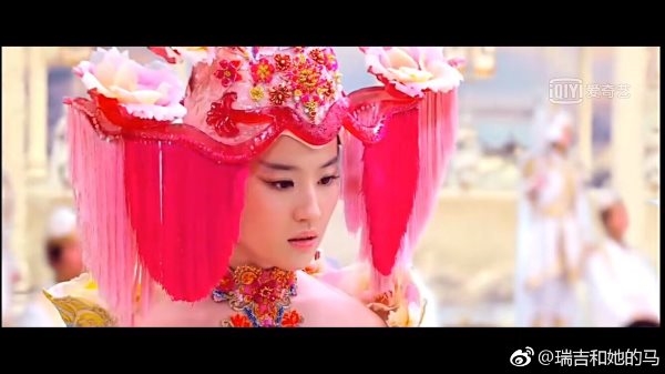 Những tạo hình bị chê là thảm họa của Cbiz trong năm 2017