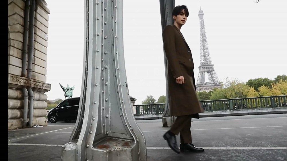 Nhan sắc Lee Dong Wook xuất sắc đến mức dân Pháp cũng phải đứng nhìn
