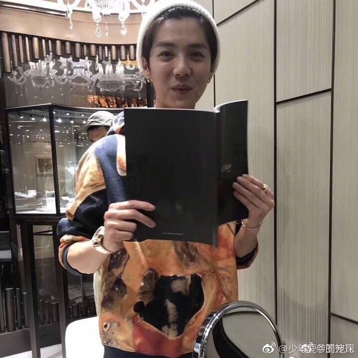 Luhan làm dấy lên tin đồn sắp cưới Quan Hiểu Đồng vì đi chọn nhẫn