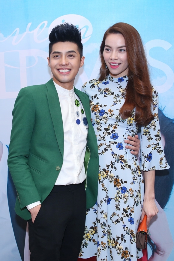 Những quý ông có đôi tay lịch thiệp của showbiz Việt